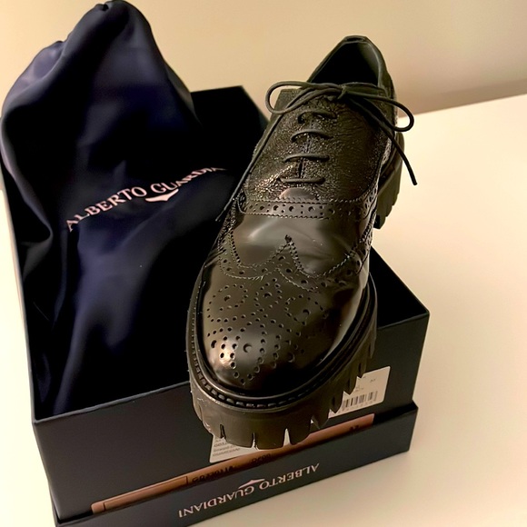 Alberto Guardiani Women’s Size 37 Menswear Style Wingtip Shoes W/ Glittered Side - Picture 1 of 9